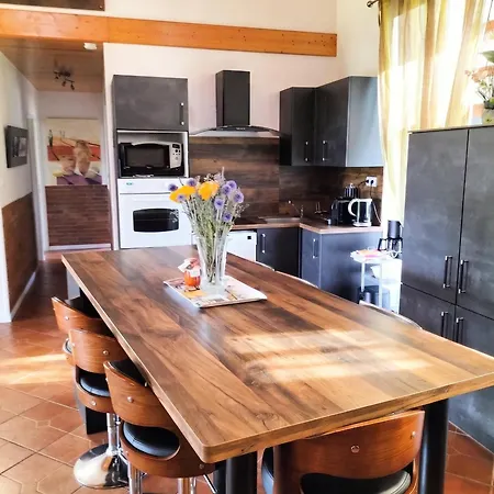 Charmante Maison Avec Piscine Privee A Semesterbostad