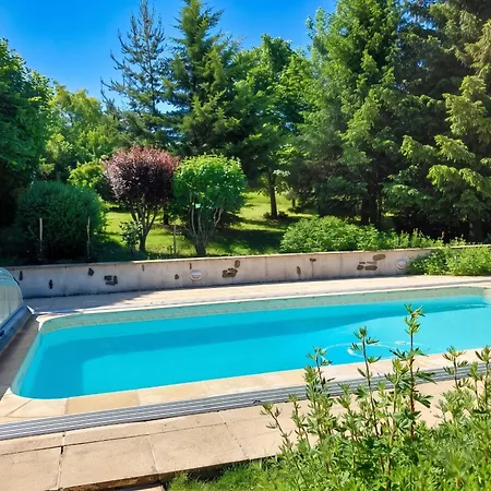 Charmante Maison Avec Piscine Privee A Semesterbostad