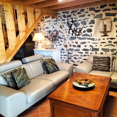 Prázdninový dům Charmante Maison Avec Piscine Privee A